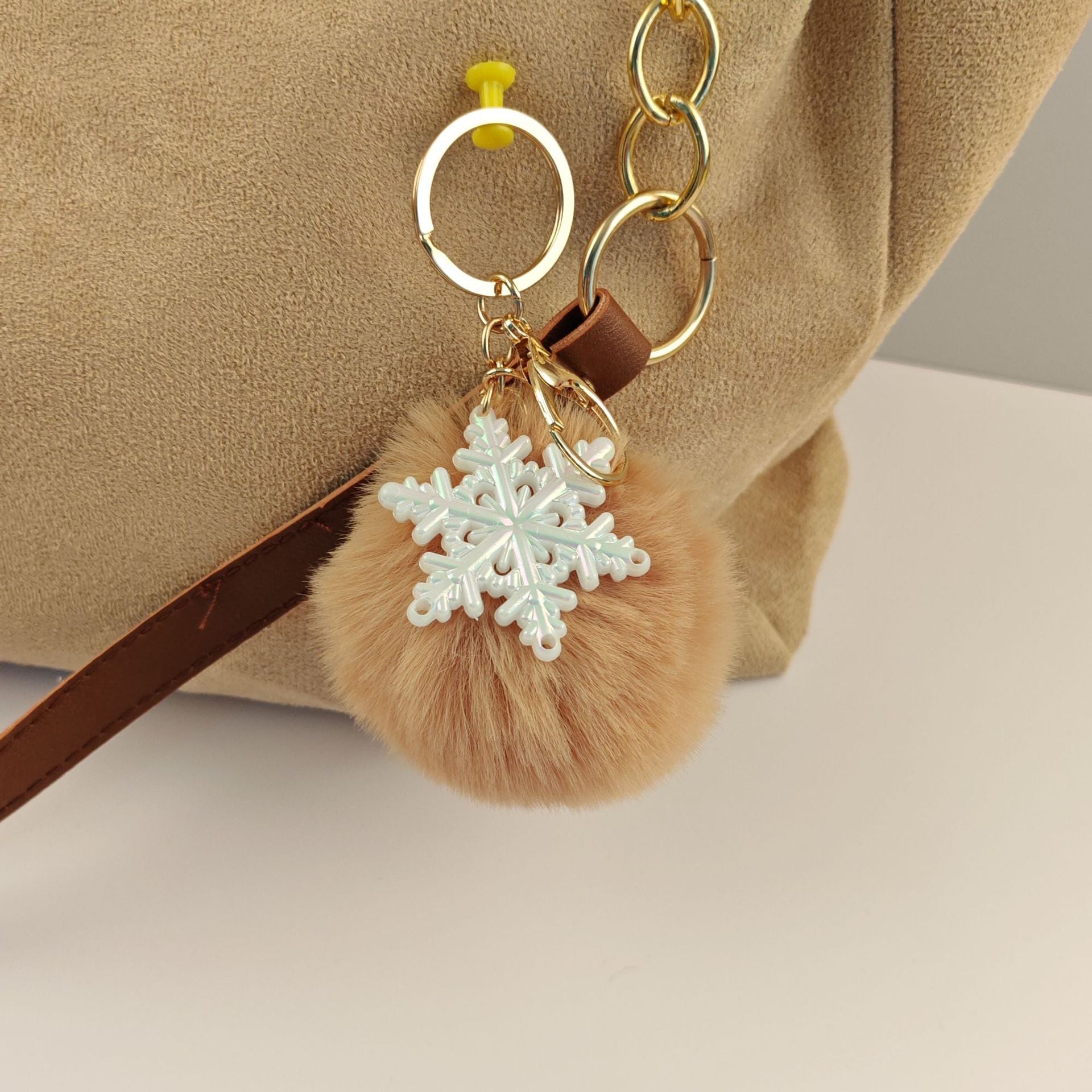 Wholesale Snowflake fur ball keychain